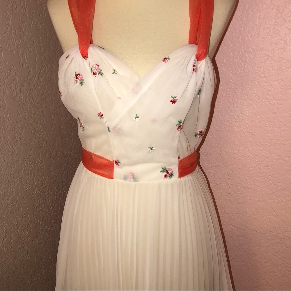 Vintage ‘50s ‘60s embroidered nightgown slip by Joan Dale coral and white Small